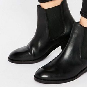 Jcrew black leather Chelsea boots